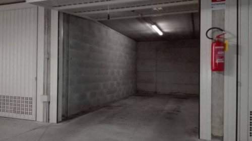 Vai alla scheda: Box / Posto auto Affitto Porto Valtravaglia