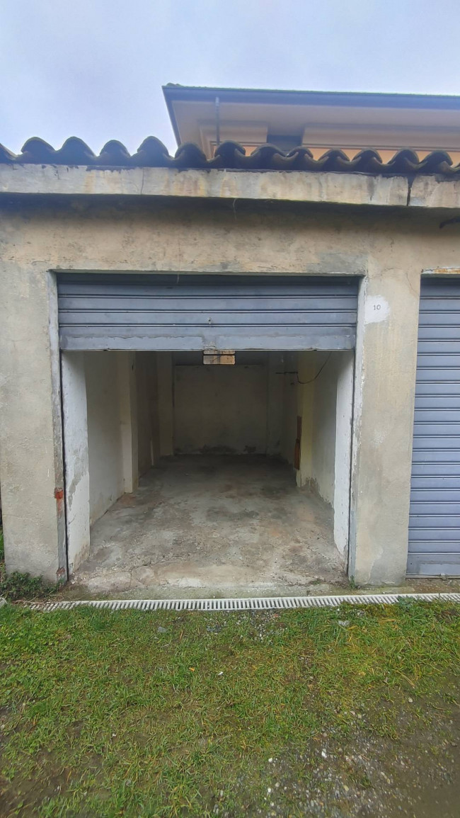 Vai alla scheda: Box / Posto auto Affitto Chivasso