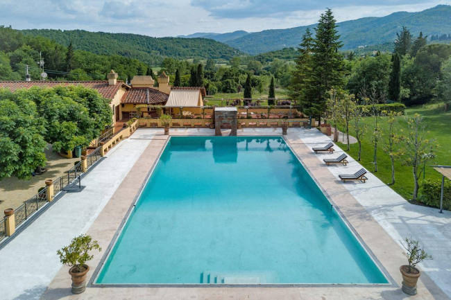 Vai alla scheda: Attività Commerciale Affitto Bagno a Ripoli